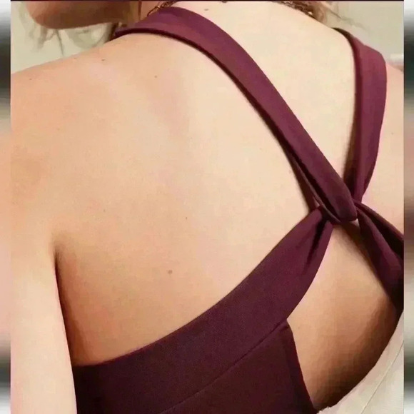 Banana Republic Ponte Twist-Back Top - Picture 3 of 11